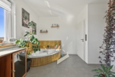 Badezimmer - + Großes und Neuwertiges Einfamilienhaus mit tollem Grundstück +