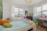 Schlafzimmer - + Großes und Neuwertiges Einfamilienhaus mit tollem Grundstück +