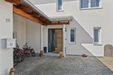 Eingangsbereich - + Großes und Neuwertiges Einfamilienhaus mit tollem Grundstück +