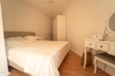 Schlafzimmer Appartment - *** Weitläufiges Anwesen mit vier Wohneinheiten, Werkstatthalle und Renditepotenzial ***