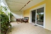 Terrasse - *** Weitläufiges Anwesen mit vier Wohneinheiten, Werkstatthalle und Renditepotenzial ***