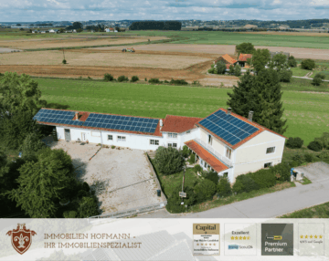*** Weitläufiges Anwesen mit vier Wohneinheiten, Werkstatthalle und Renditepotenzial ***, 84177 Gottfrieding, Zweifamilienhaus