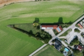 Vogelperspektive - *** Weitläufiges Anwesen mit vier Wohneinheiten, Werkstatthalle und Renditepotenzial ***