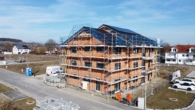Außenansicht aktueller  Baufortschritt - *** WOW-HAUS vor den Toren Landshut - BEZUGSFERTIG 2026 ***